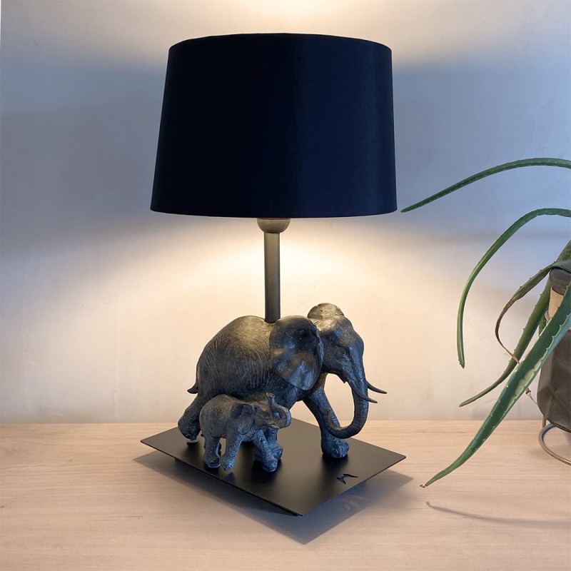 Lampe avec un éléphanteau et sa maman