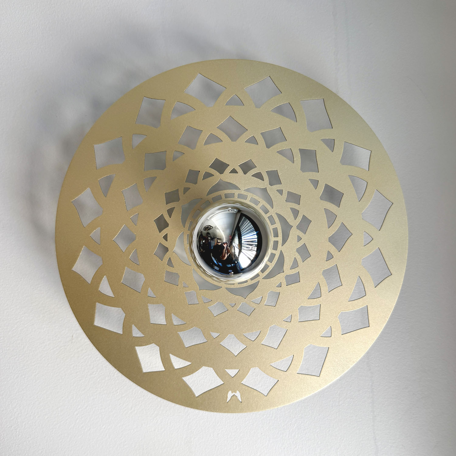 Applique Sirius – Applique Murale Artisanale en Aluminium | Il-umine Applique Sirius – Applique Murale Artisanale en Aluminium | Il-umine