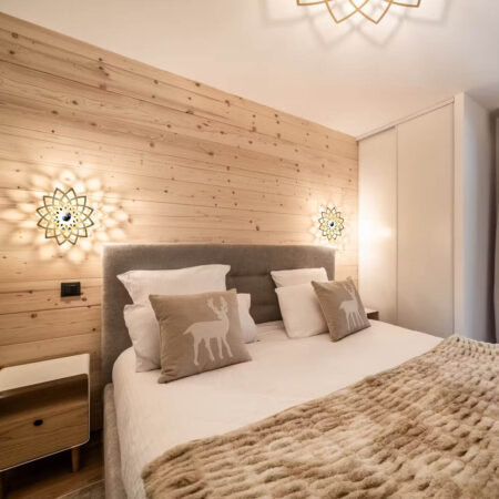Lisseuse tête de lit chalet Kaléï avec projection d'ombres poétiques