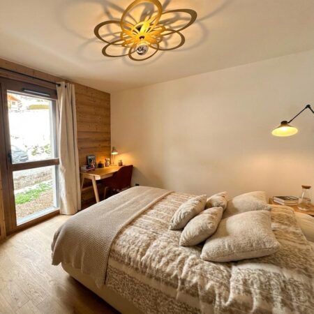 Plafonnier infinity flower doré chambre