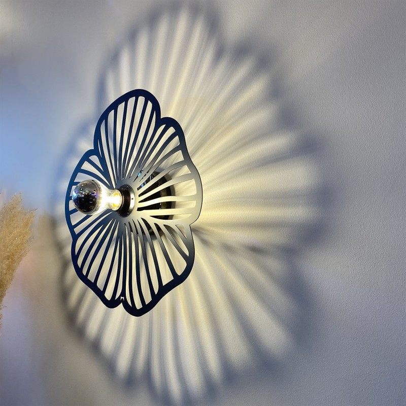Applique Murale Design Floral Kapucine – Luminaire en Métal Artisanal, Fabriqué en France