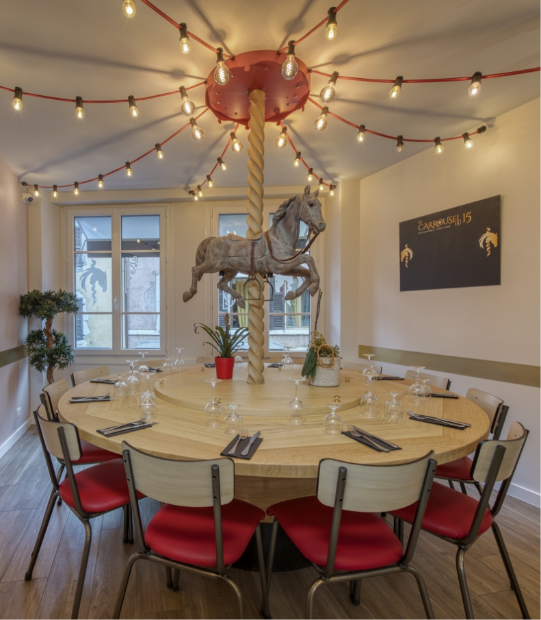 Un luminaire féérique pour un lieu unique à Annecy