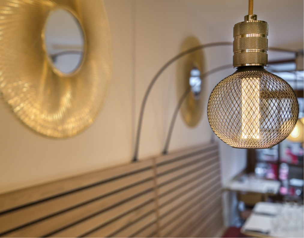 Un luminaire féérique pour un lieu unique à Annecy