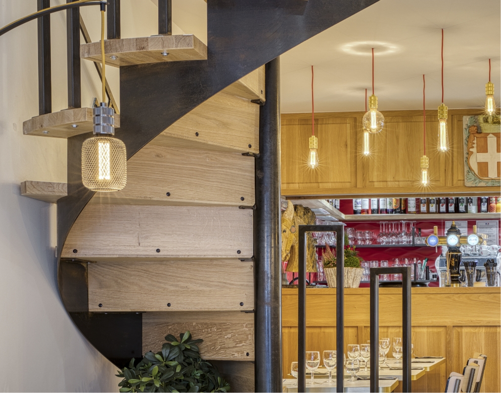 Un luminaire féérique pour un lieu unique à Annecy