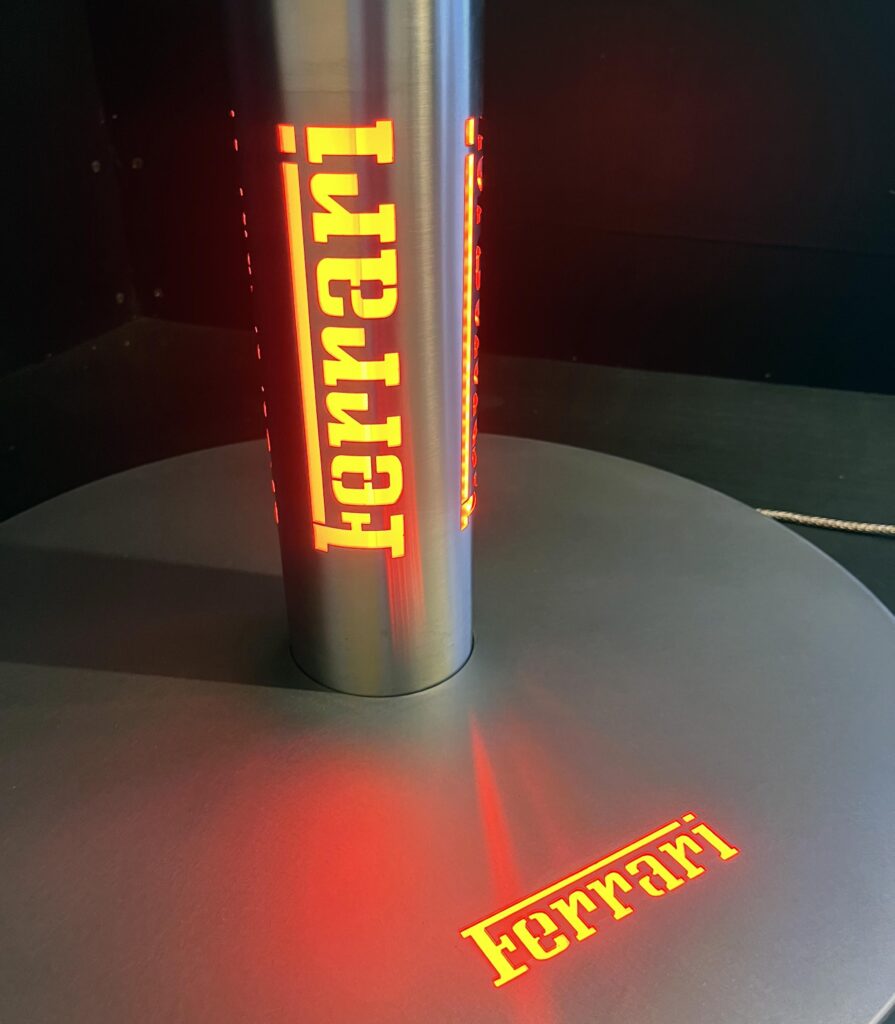 Pied ferrari image une