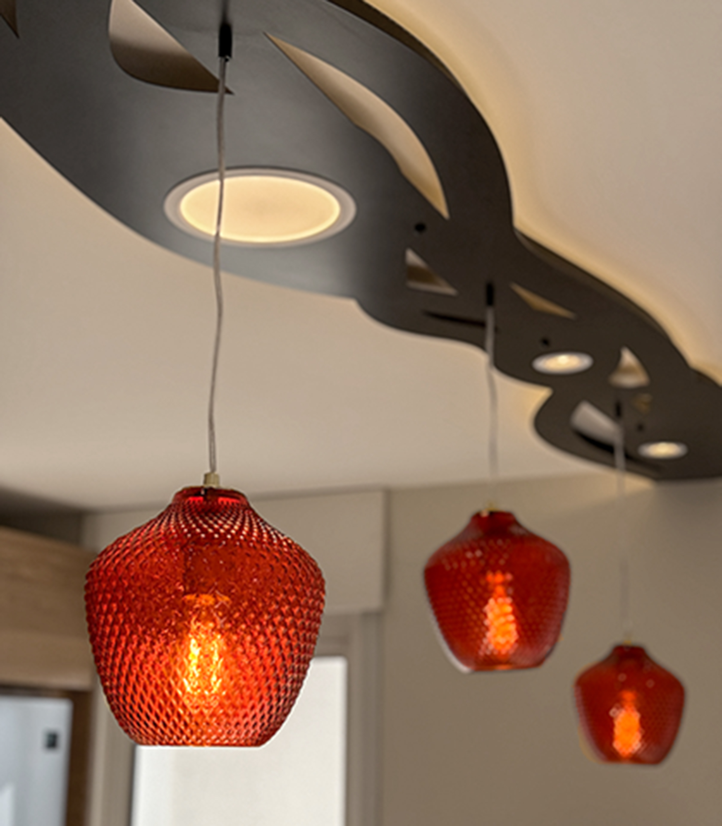 Luminaire cuisine noir et rouge