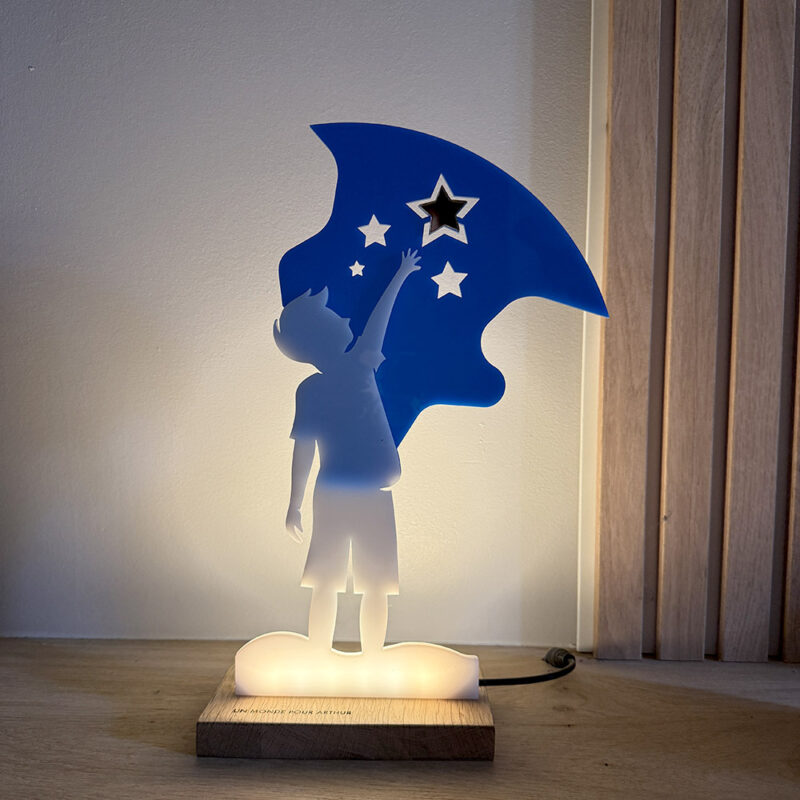 Lampe Solidaire « Un Monde pour Arthur » Lampe Solidaire « Un Monde pour Arthur »